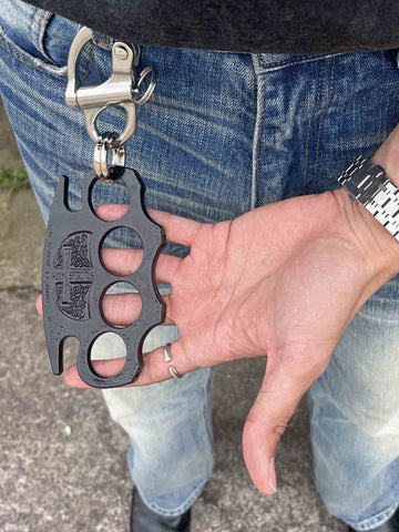 Retro Black Metal Knuckle Keychain