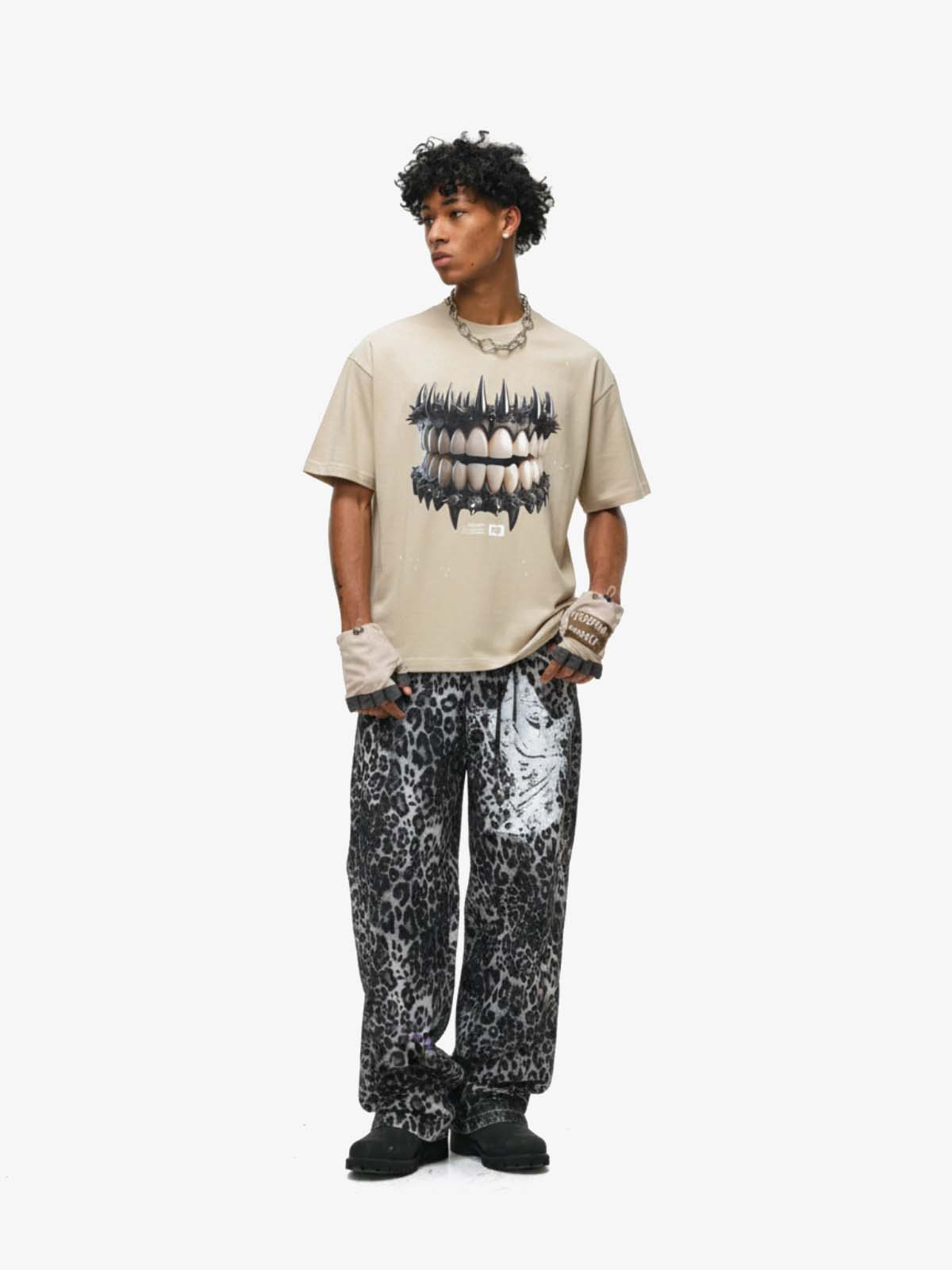 Spiked Teeth Graphic T-Shirt 