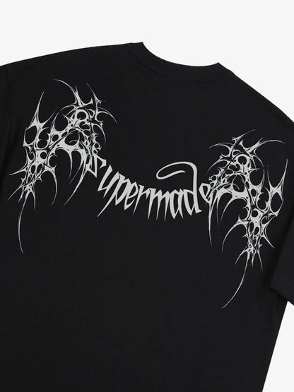 SUPM Gothic Sharp Letter Graphic T-Shirt 