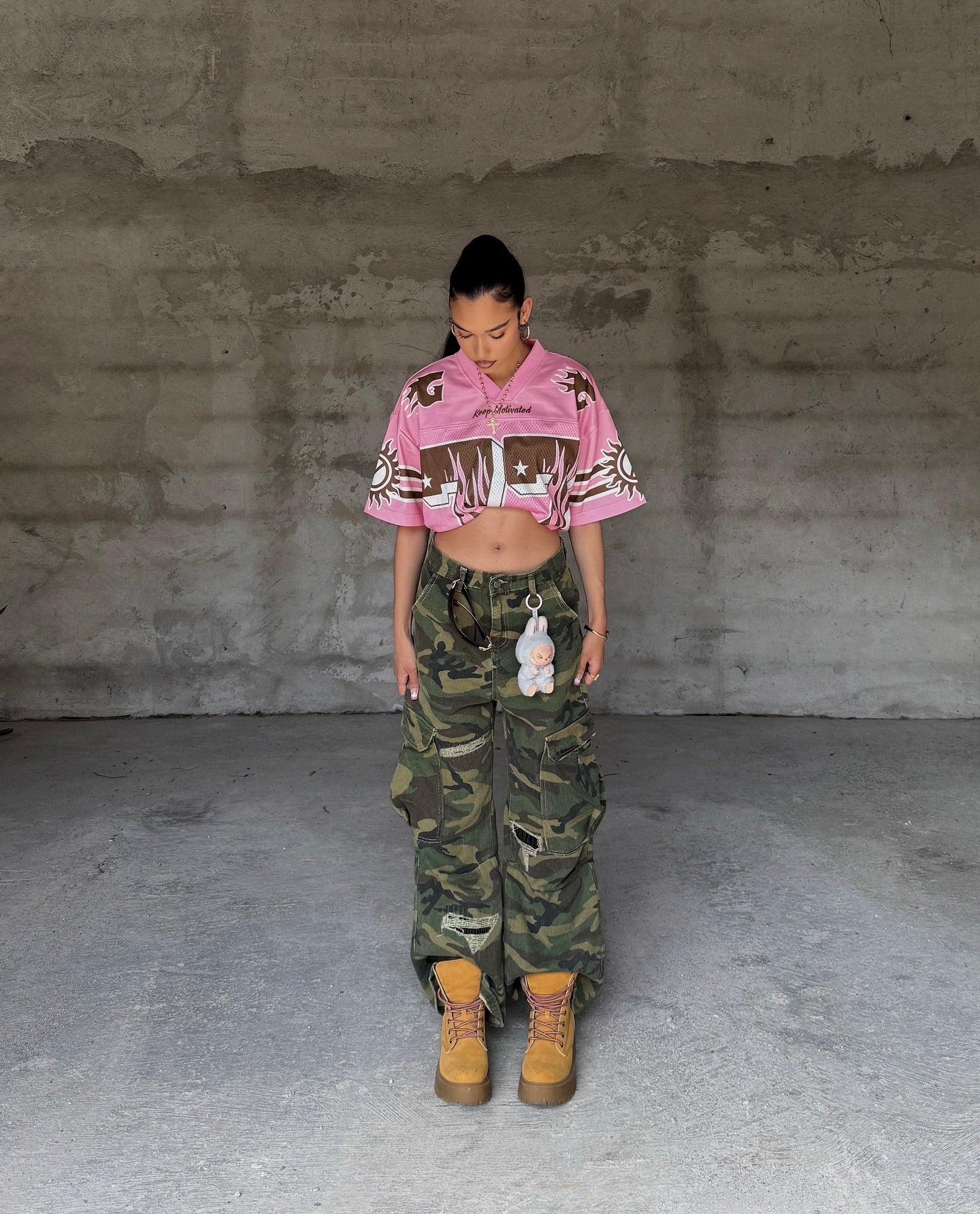 Woven Ripped Camouflage Cargo Baggy Pants - 2410 