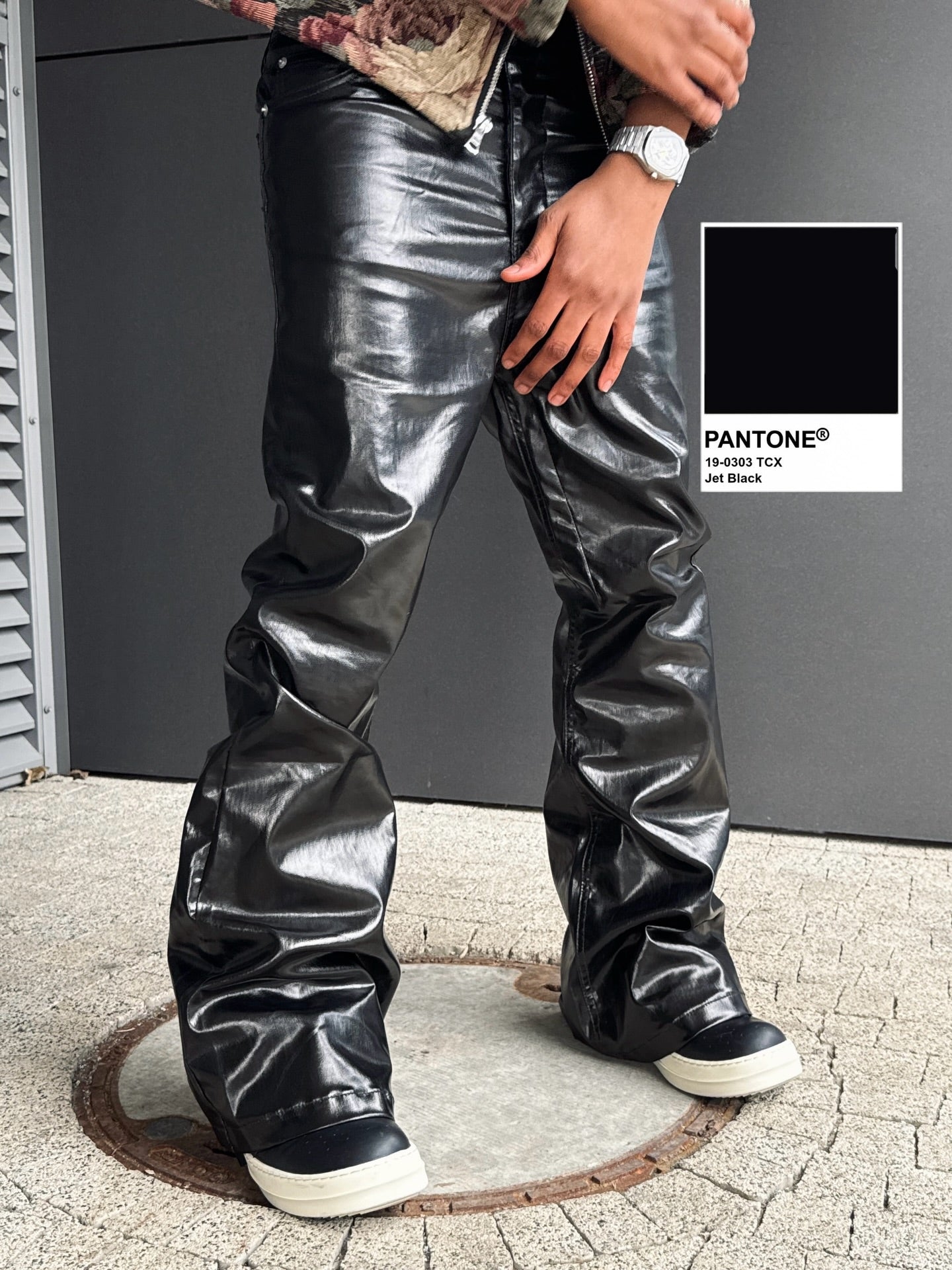 Thesupermade Glossy Patent Leather Flare Pants - 2396